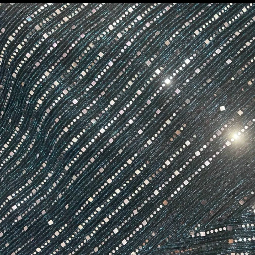 🪩 Sequin Skirt 🪩 - Picture 6 of 6